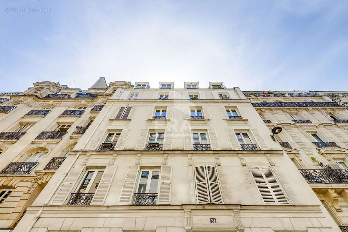 Appartement à PARIS-17E