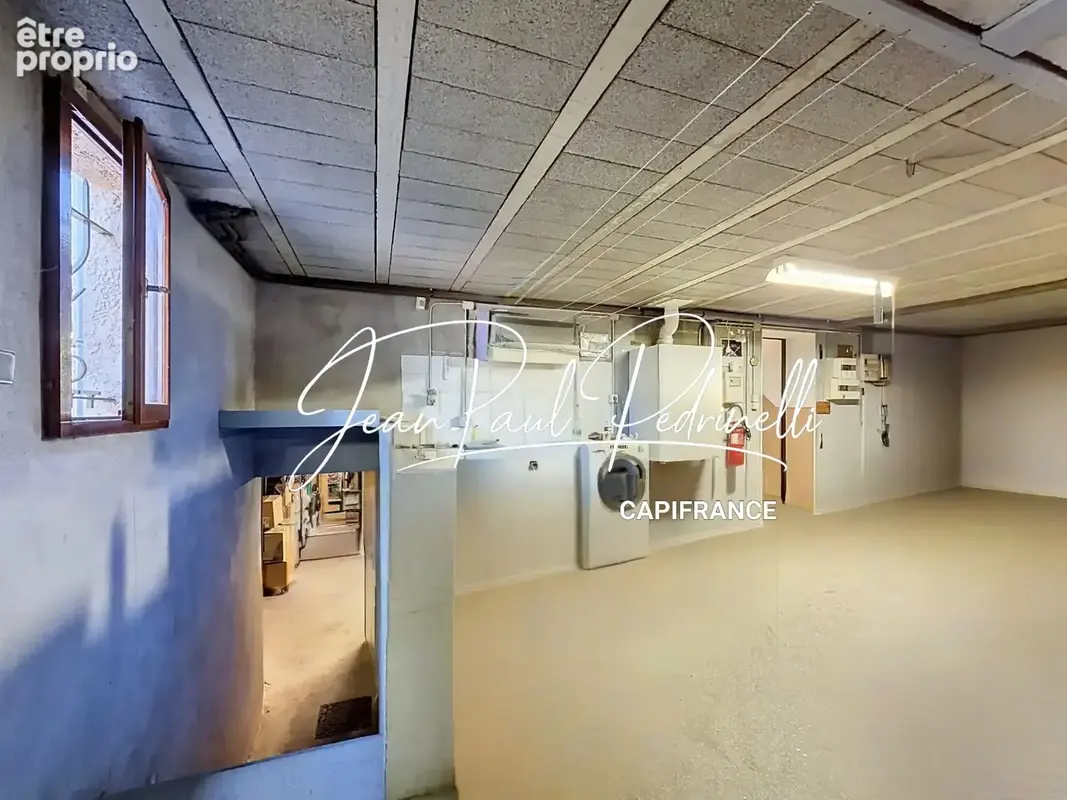 CALUIRE-ET-CUIRE Cœur Vassieux - Maison 4 pièces et spacieux double garage et espace rangement - Terrain plat 770 M²  piscinable - photo 33
