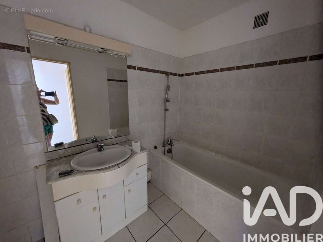 Photo 2 - Appartement à SAINT-DENIS