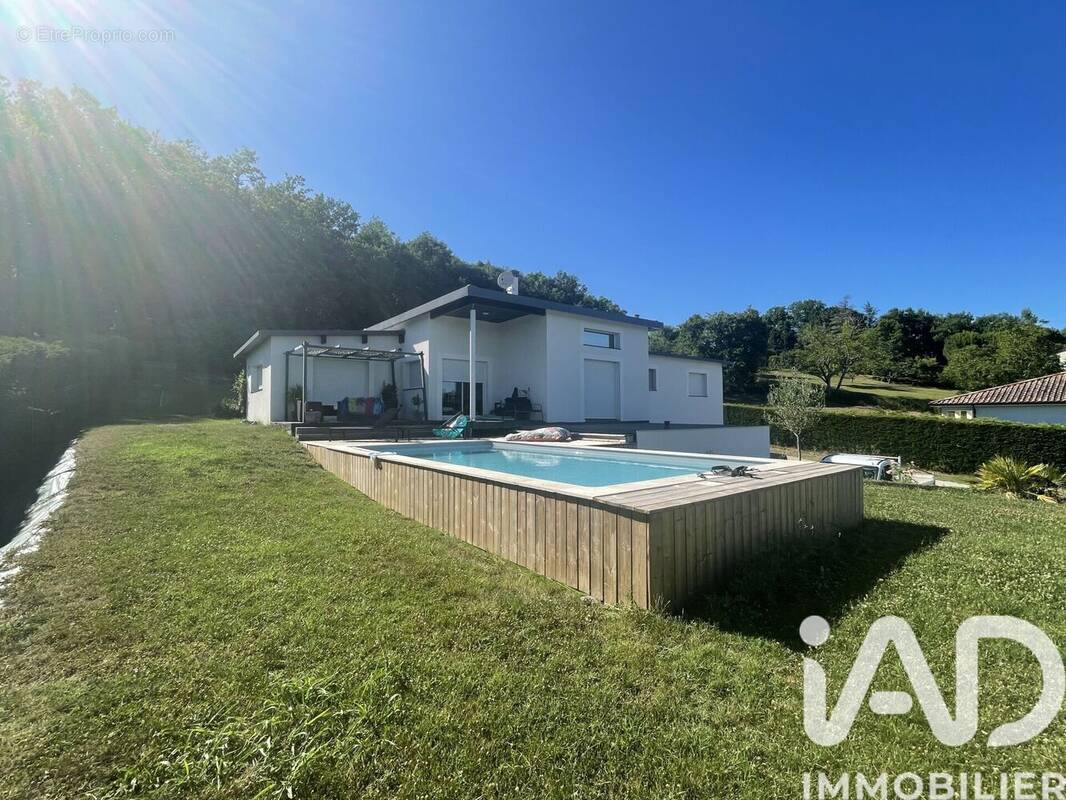 Photo 1 - Maison à LA CROIX-BLANCHE