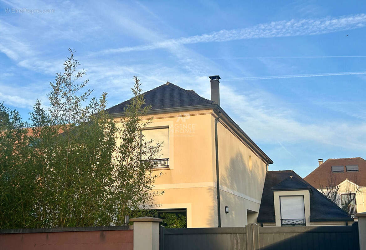 Maison à MAISONS-LAFFITTE