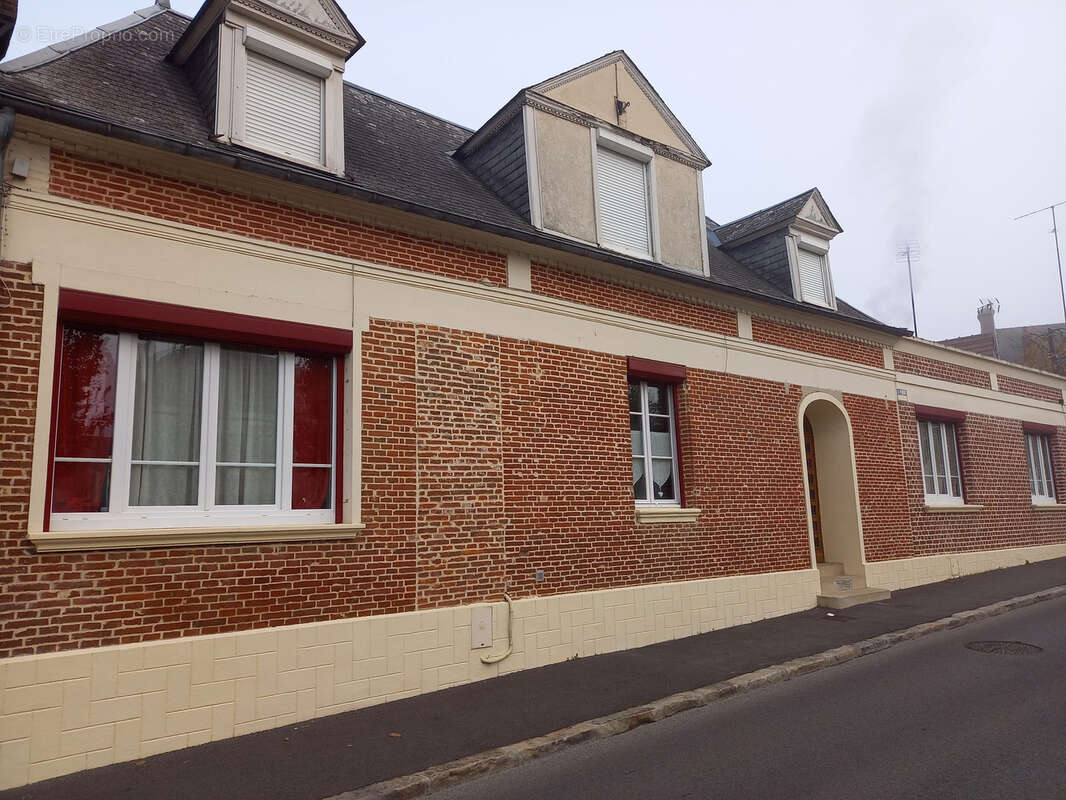 Maison à BRESLES