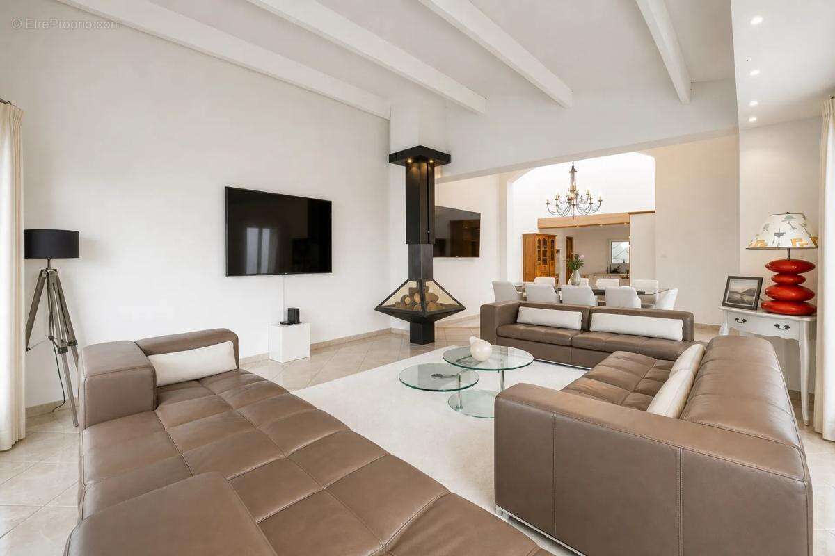 Maison de 6 pièces de 256 m² à Le Bar-sur-Loup - photo 66