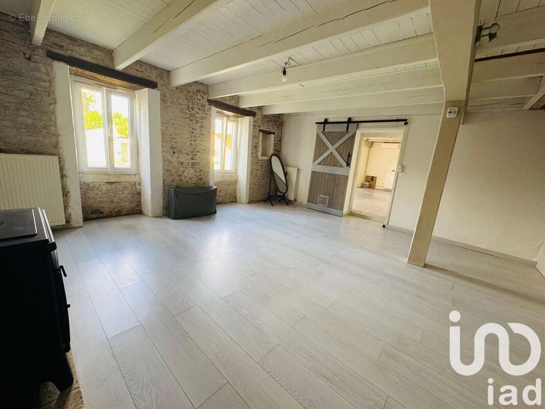 Photo 9 - Maison à VERINES