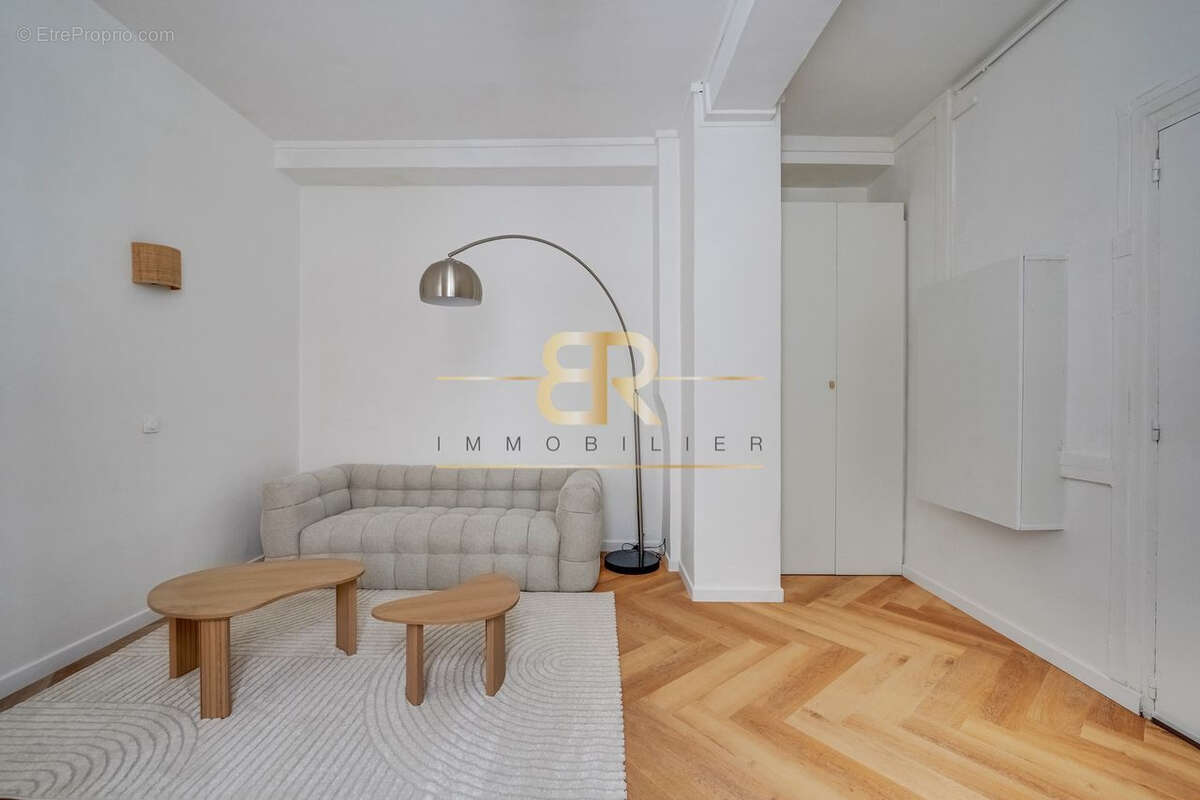 Appartement à PARIS-10E