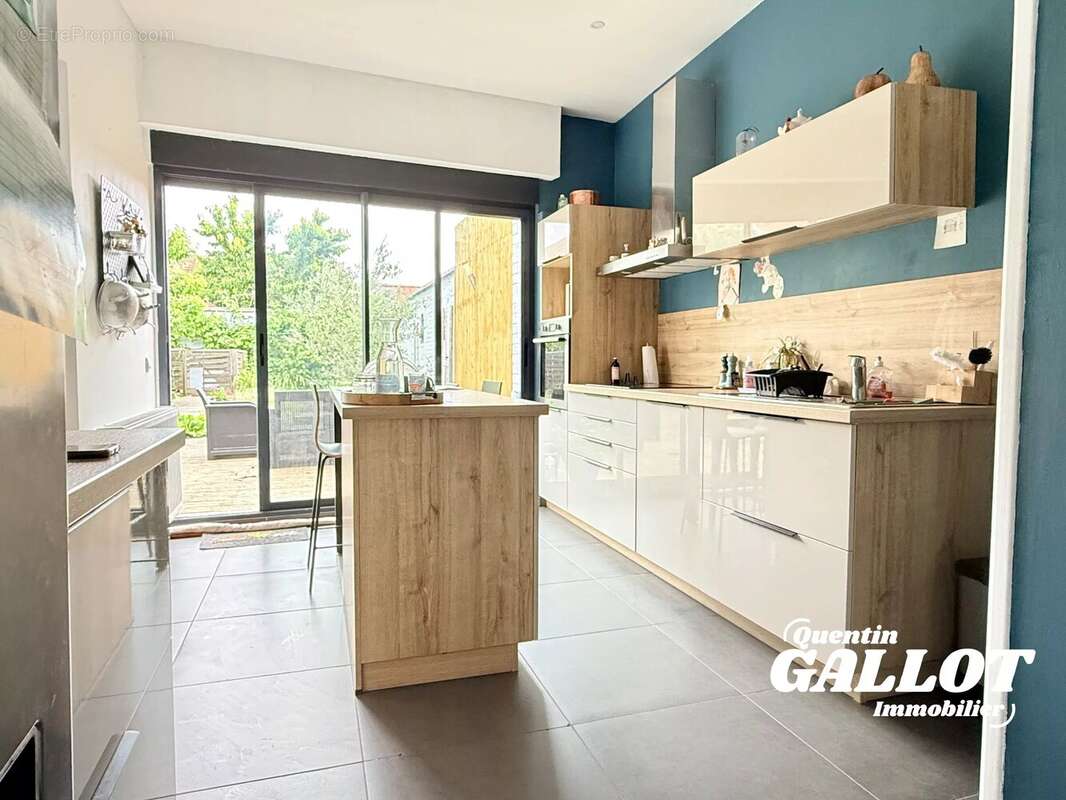 Maison de ville familiale rénovée – 4 chambres, jardin, garage - photo 5