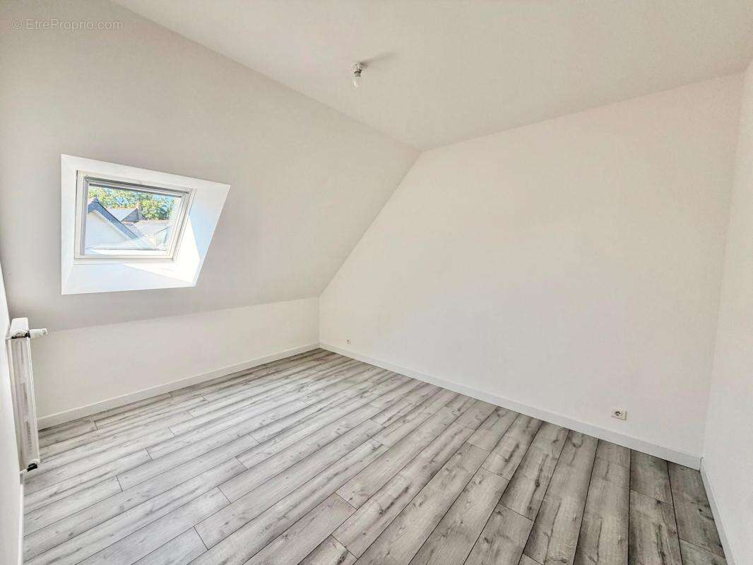 Maison familiale 121 m² – 4 chambres – Sous-sol complet – Terrain clos de 606 m² - photo 7