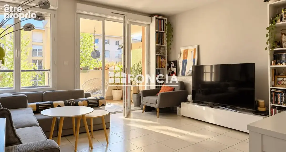 Oullins Centre - Appartement T3 à Vendre - photo 1