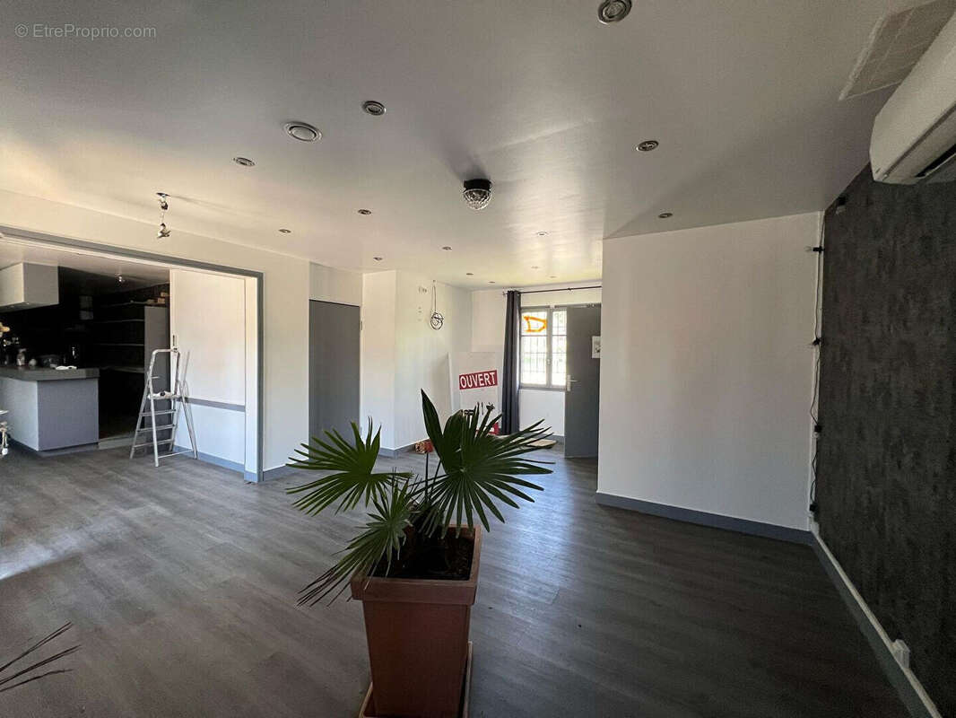 Maison à VARENNES-VAUZELLES