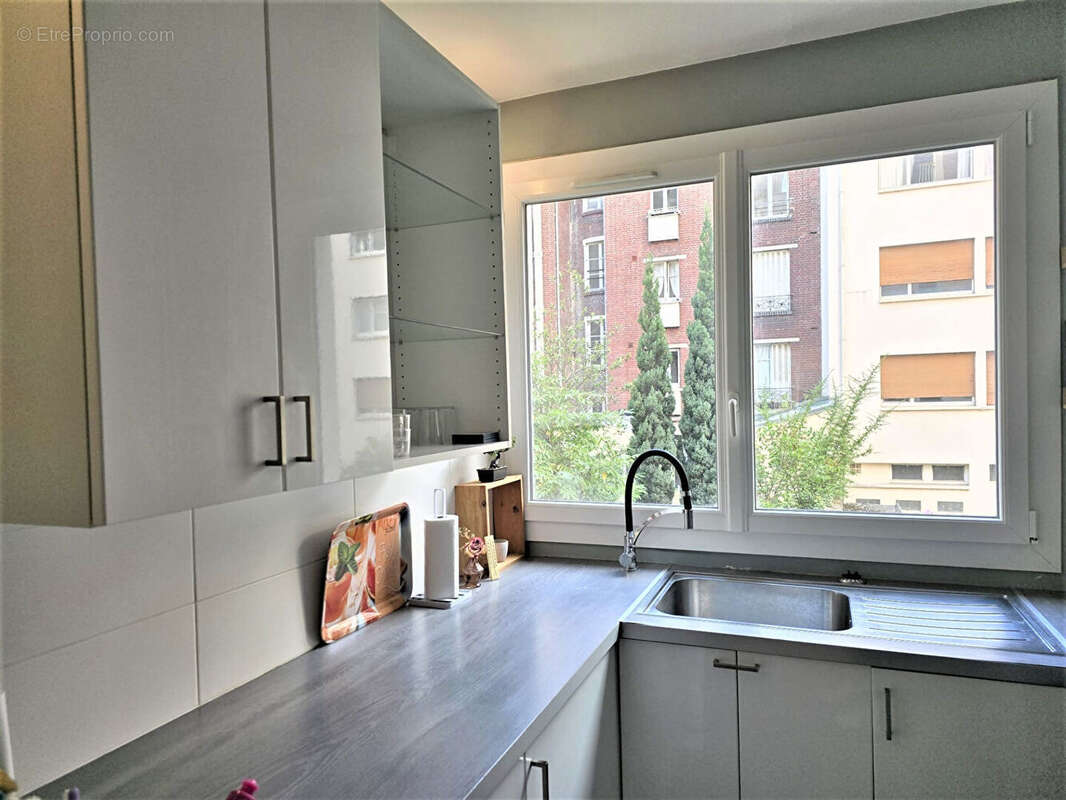 Appartement à COURBEVOIE