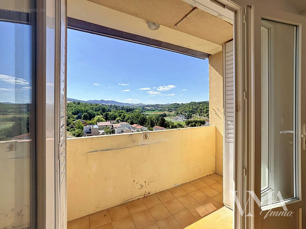 Appartement à L'ARBRESLE