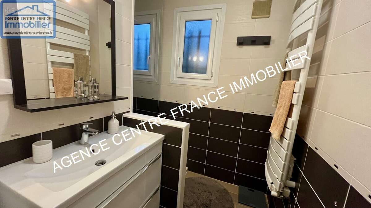 Maison à PLAIMPIED-GIVAUDINS