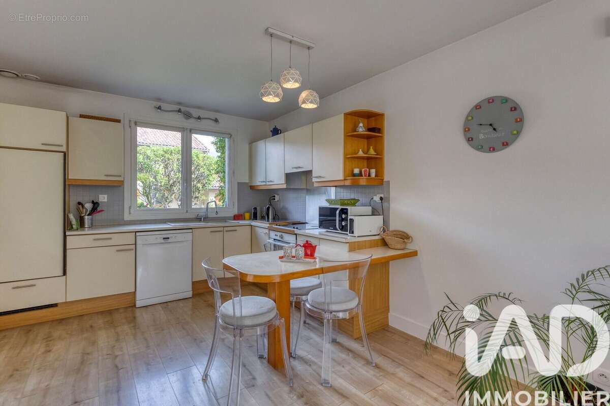 Maison 110 m² à Crolles  - photo 7