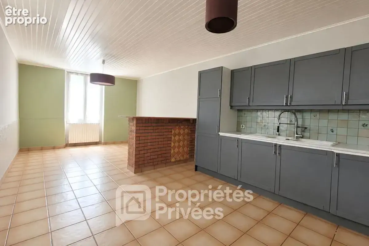 Maison de ville en hypercentre à rénover - photo 2