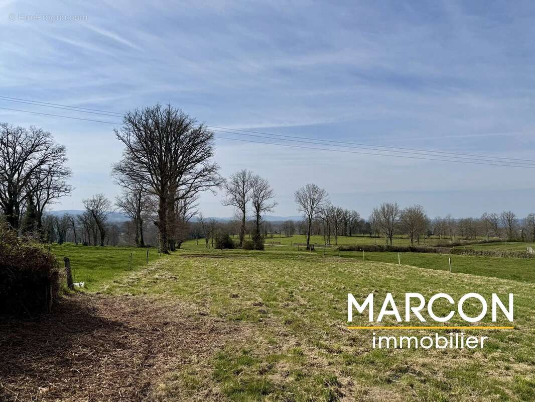 Terrain à SAINT-LAURENT