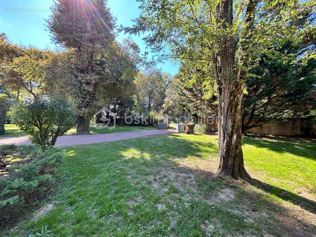 Maison à AUBIE-ET-ESPESSAS