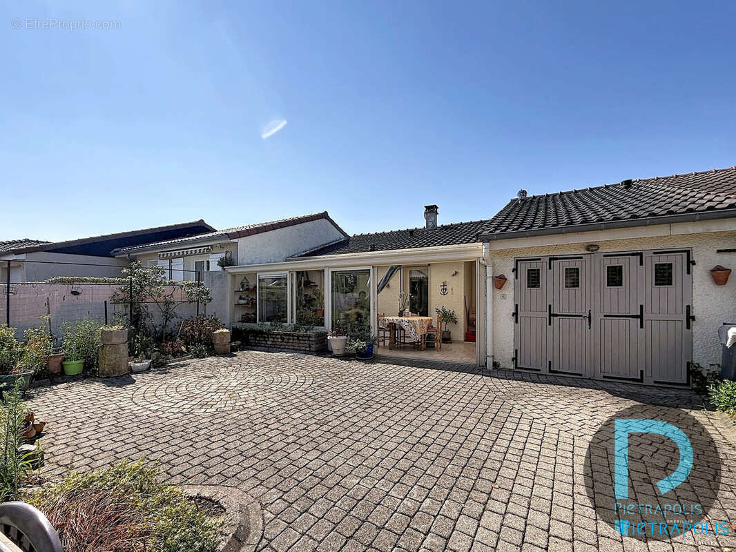 Maison 109 m² à Montmerle-Sur-Saone  - photo 8