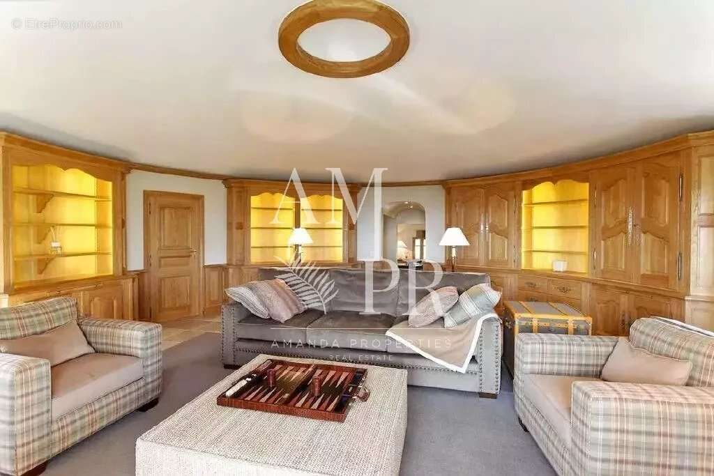 Maison à MOUGINS
