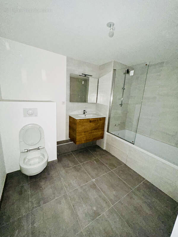 Appartement à AMBILLY