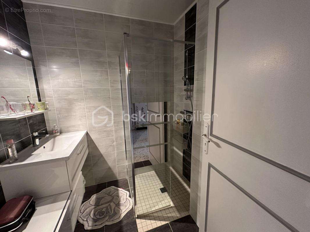 Maison à AURIAC-SUR-VENDINELLE