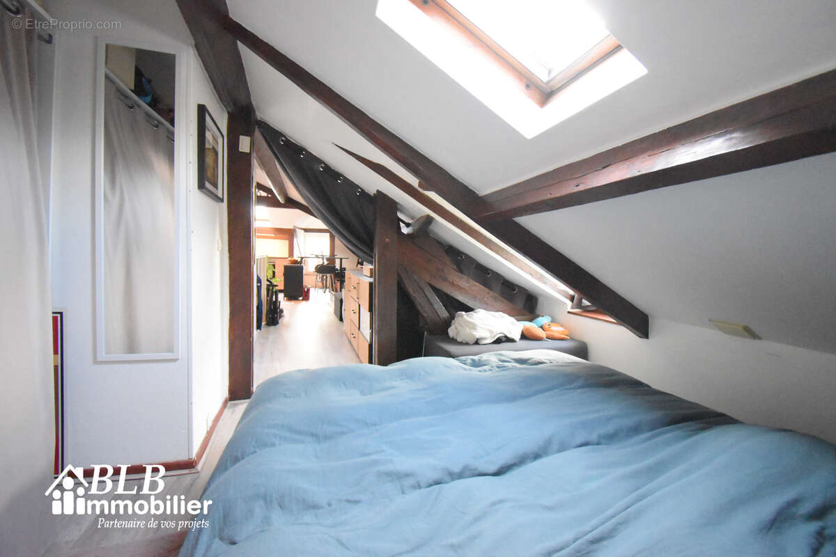 Appartement à NEAUPHLE-LE-CHATEAU