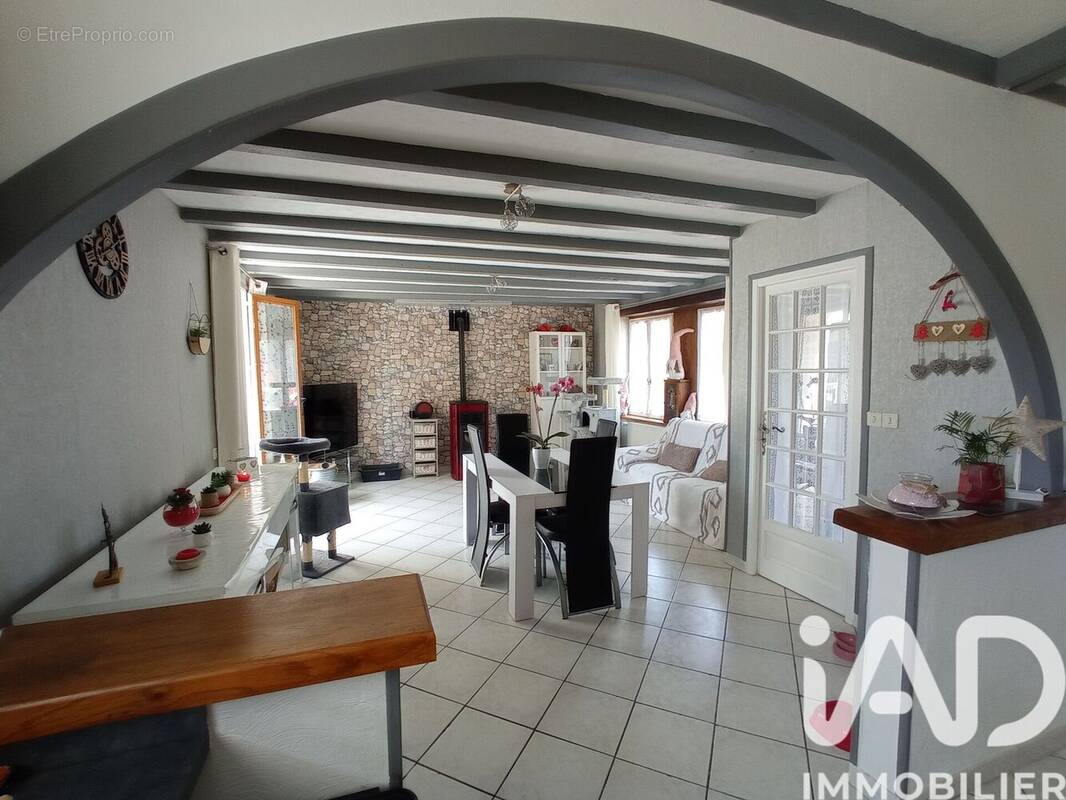 Photo 1 - Maison à MALIGNY