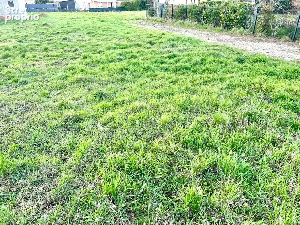 Terrain 419 m² à vendre à Peronnas (01960) - photo 2