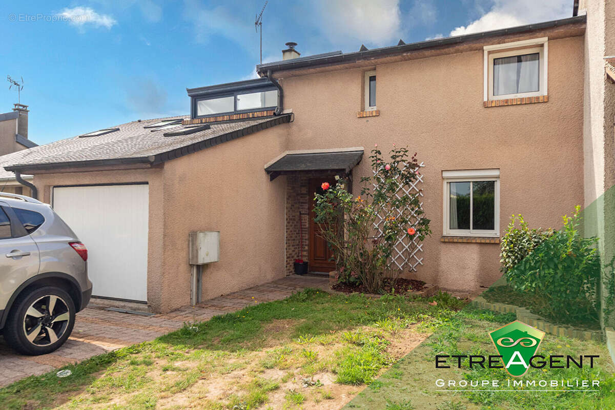 Maison à LES BAUX-SAINTE-CROIX