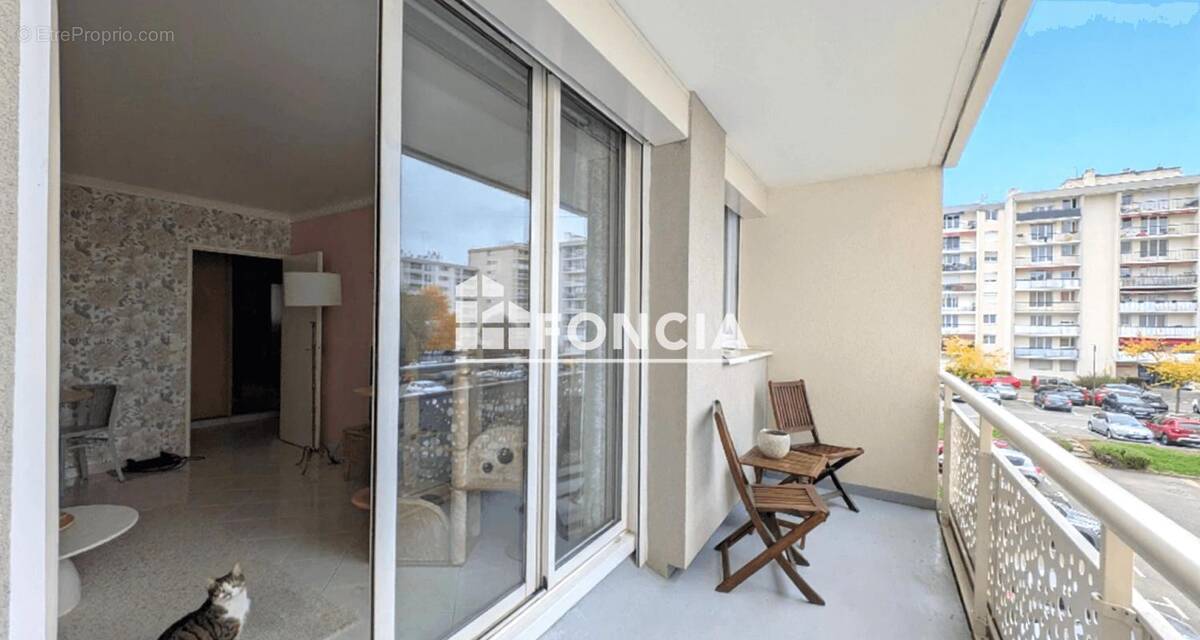 Appartement à CHILLY-MAZARIN