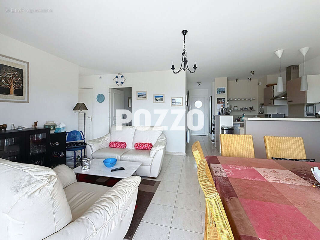 Appartement à JULLOUVILLE