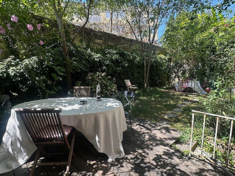 Elégante maison de ville exposée sud - photo 14