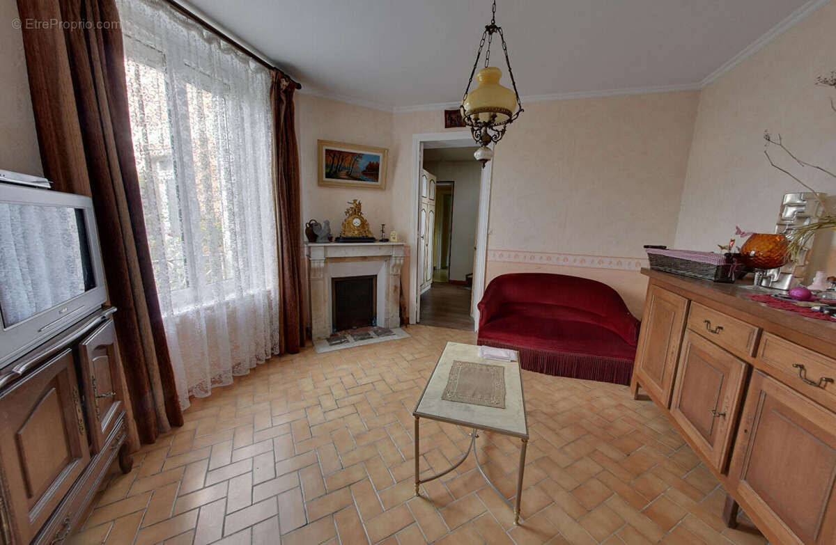 Maison à LE PERRAY-EN-YVELINES