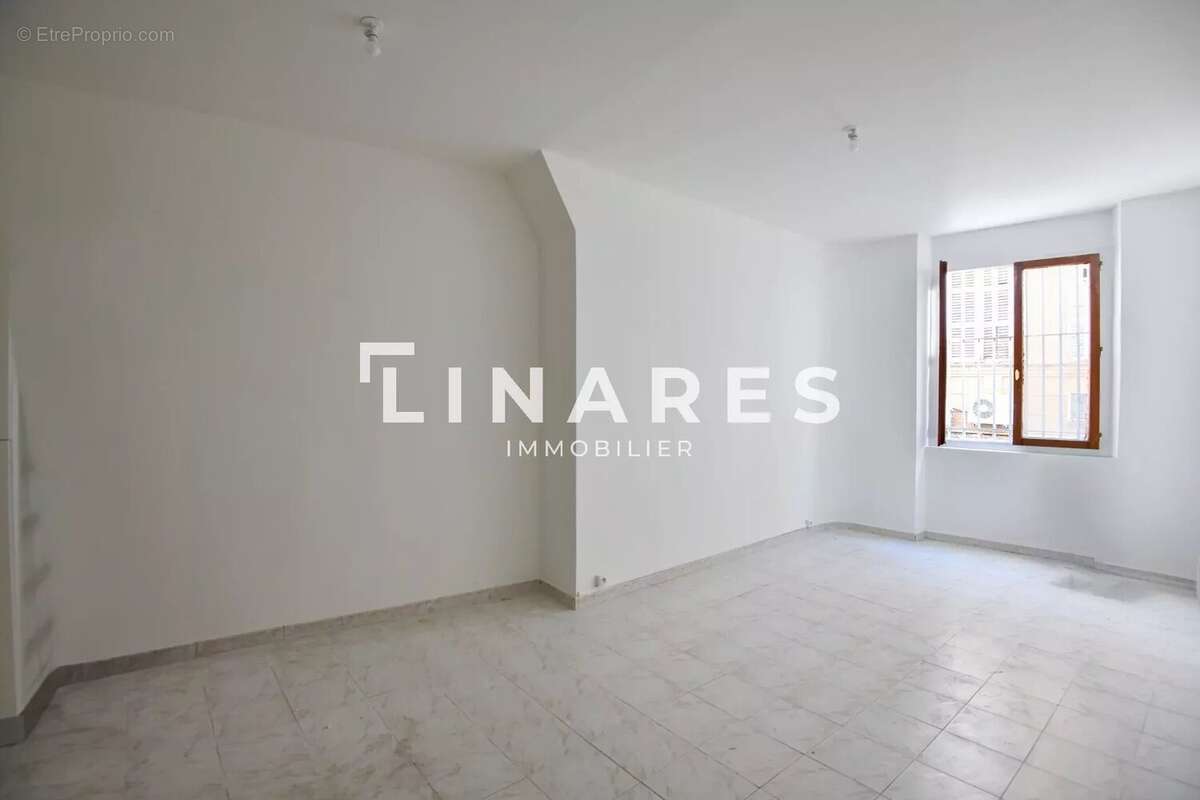 Appartement à MARSEILLE-1E