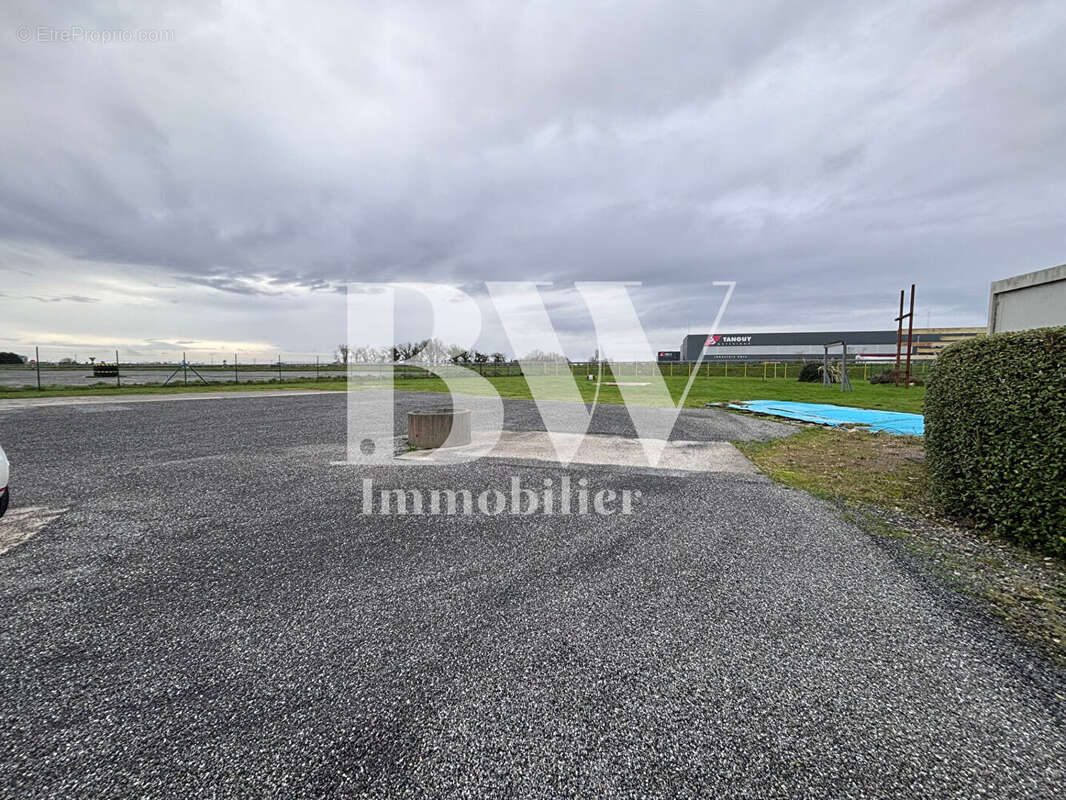 Commerce à PLOUEDERN