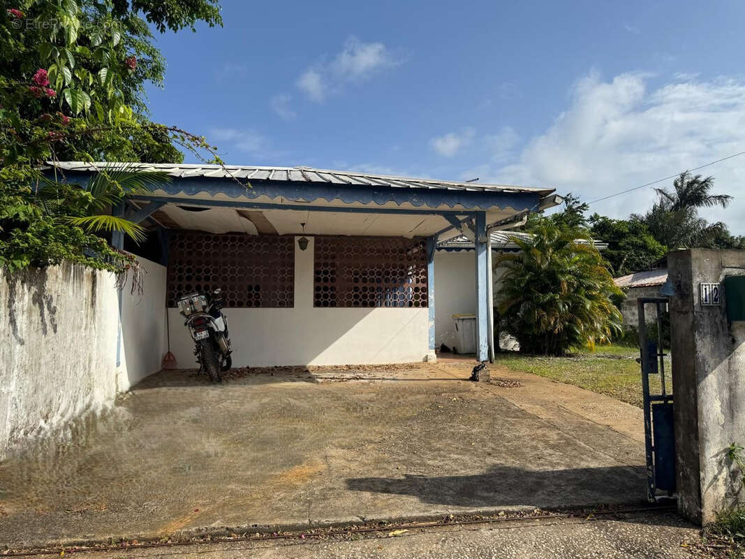 Maison à REMIRE-MONTJOLY