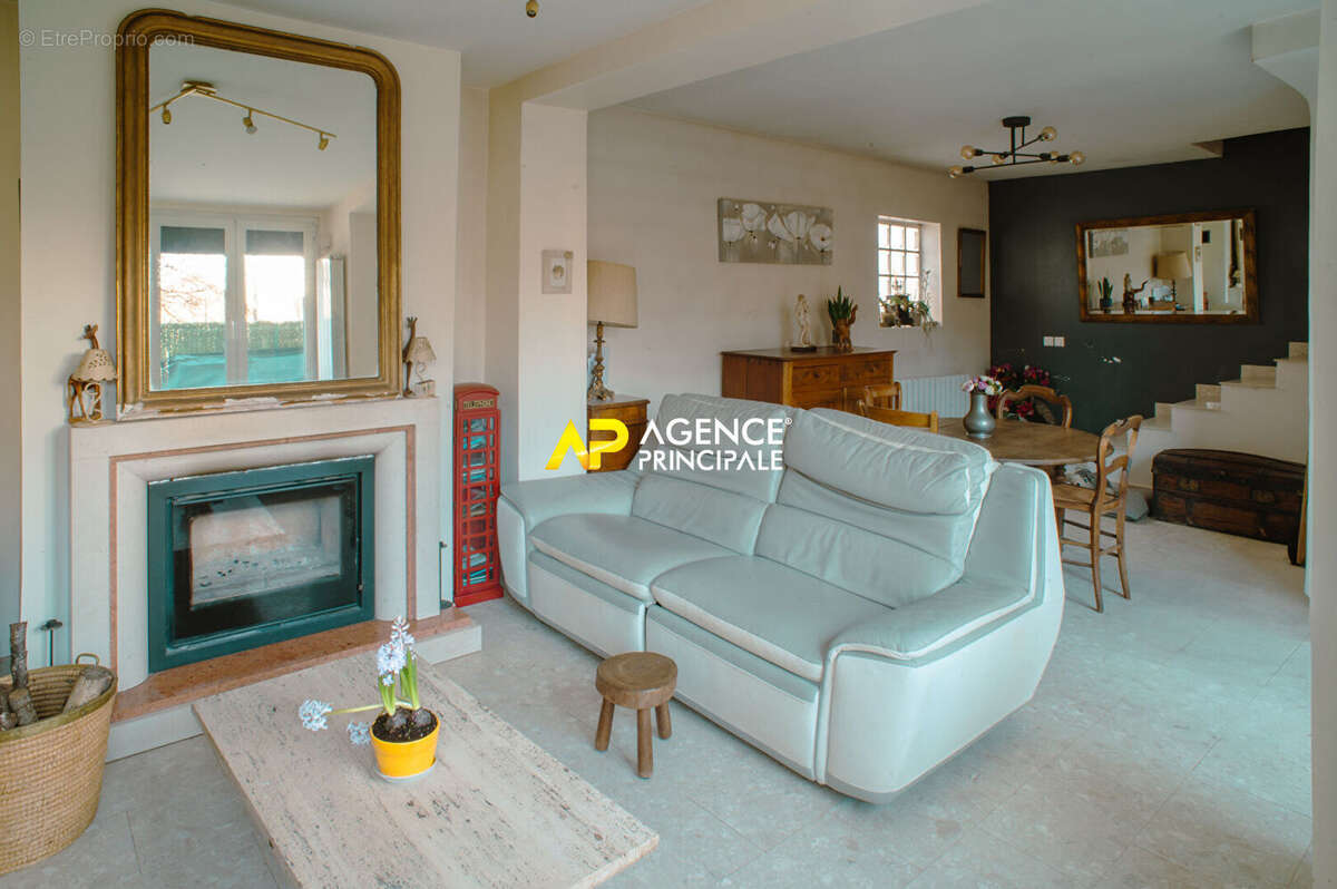 Maison à SARTROUVILLE