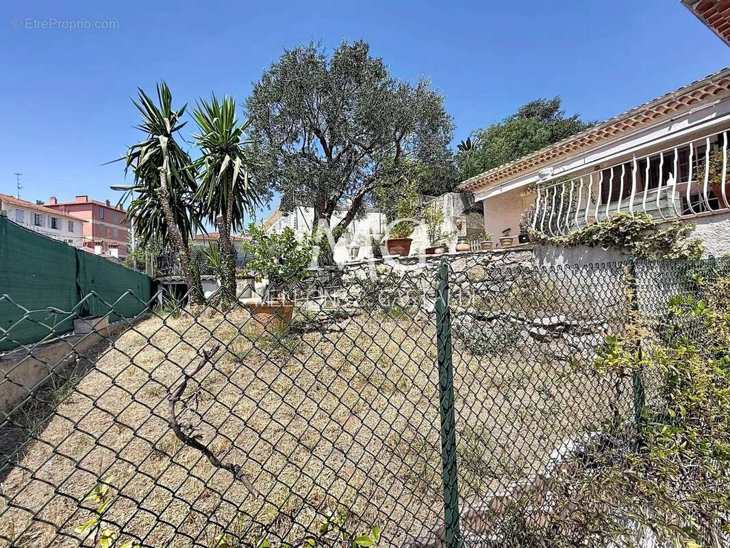 Cannes - immeuble a renover / transformer - photo 45