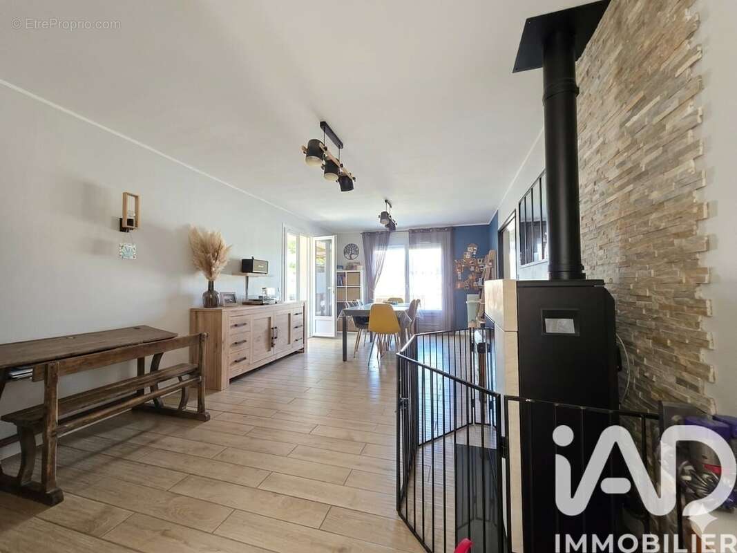 Photo 2 - Maison à LA CHAPELLE-SAINT-LUC