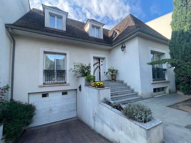 Maison à LE BOURGET