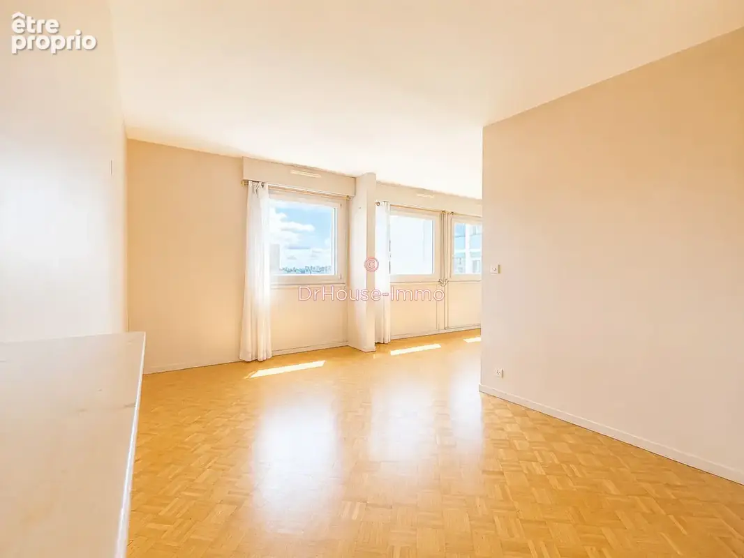 Appartement 101 m² à Paris-19e  - photo 4