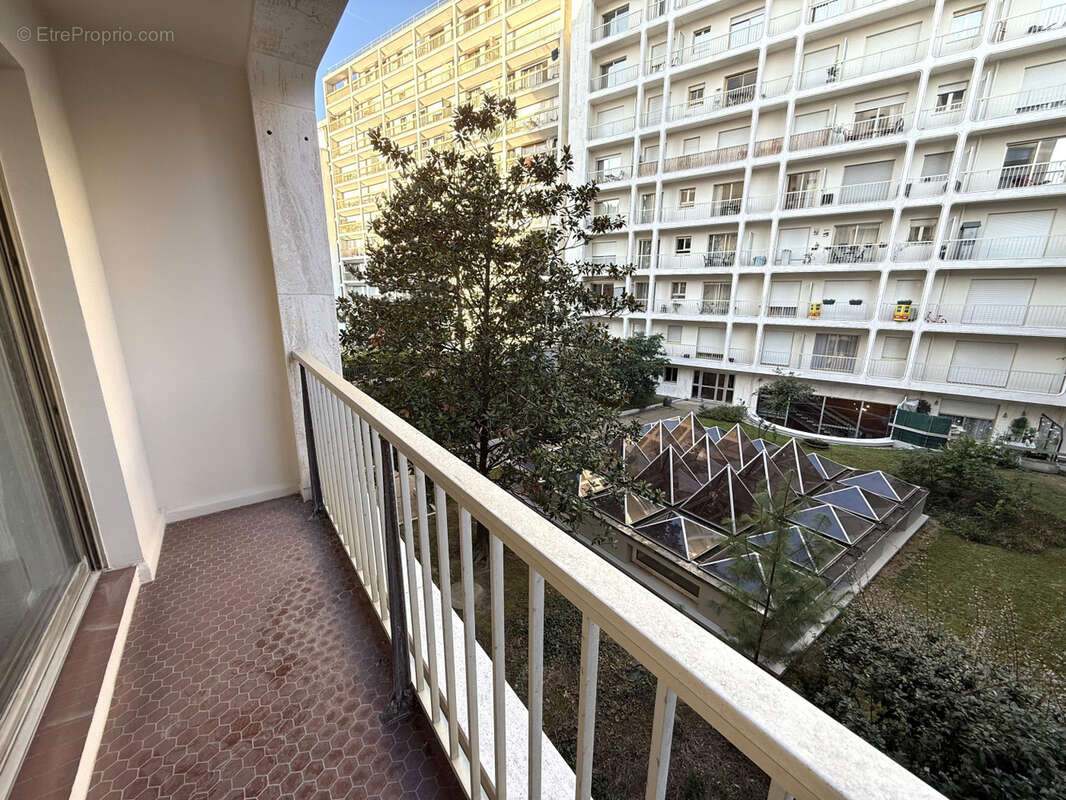 Appartement à PARIS-14E