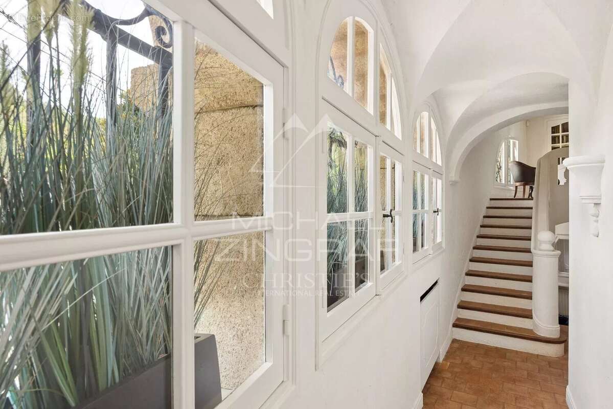 Exclusivité Mas d’exception avec vue mer panoramique au Cap d’Antibes - photo 12