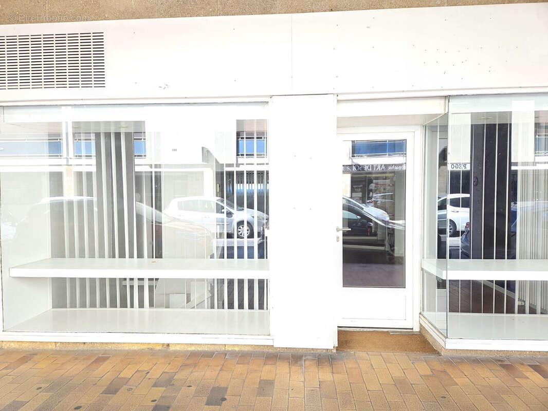 Commerce 96 m² à Hyeres  - photo 6