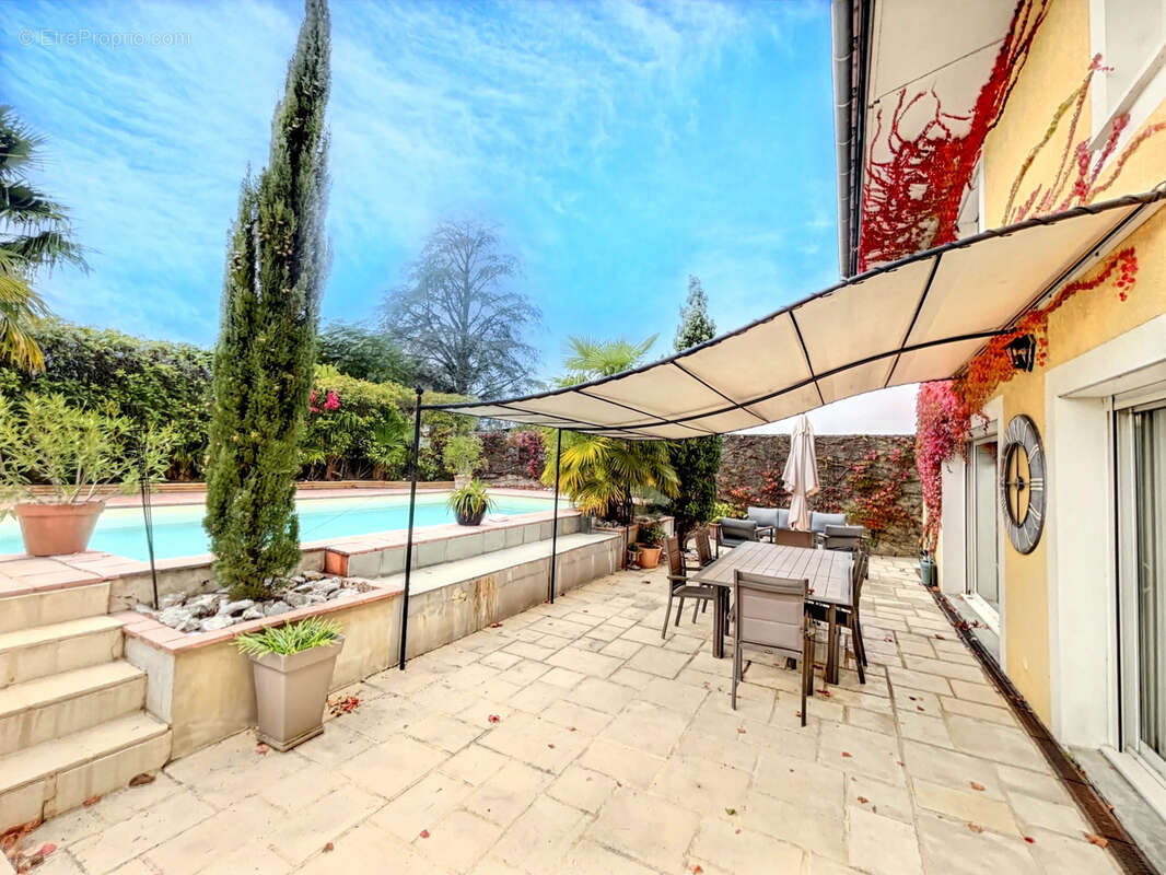 Maison à BRISON-SAINT-INNOCENT