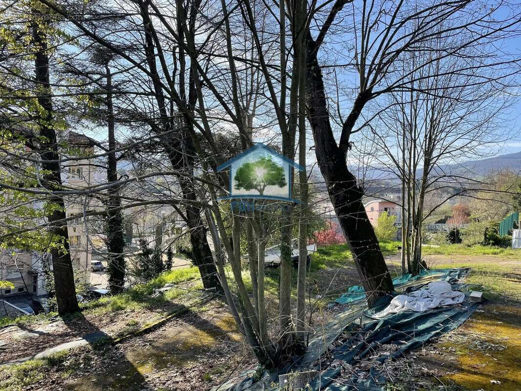 Terrain à SAINT-CHAMOND