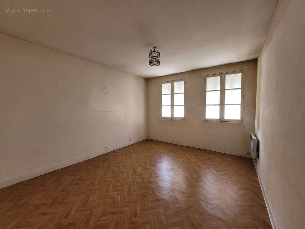 Maison à CHATEAUMEILLANT