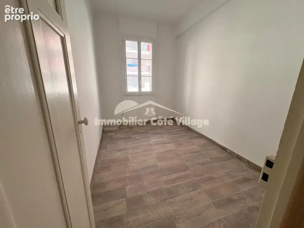 Nice   saint-roch  appartement 2 pièces de 33 m2 + cave - photo 2