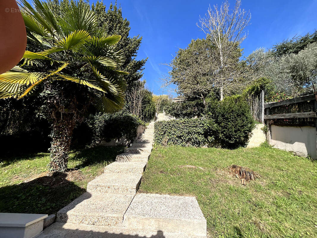 Maison à LE PLESSIS-ROBINSON