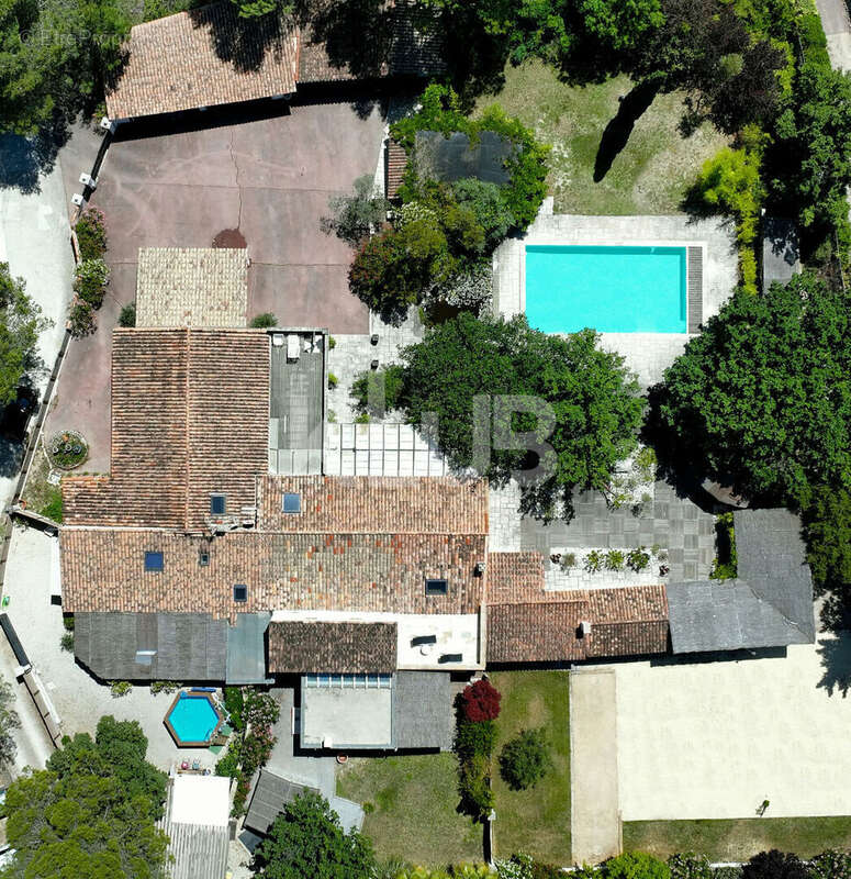 Maison à EGUILLES