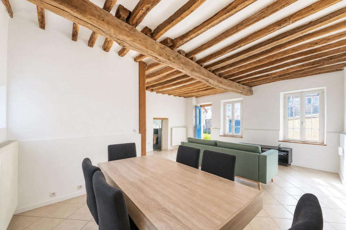 Maison de caractère 6 pièces louée - Fublaines - photo 17